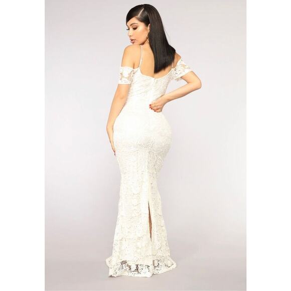 NWT Fashion Nova size small ivory lace gown wedding prom - Picture 2 of 6
